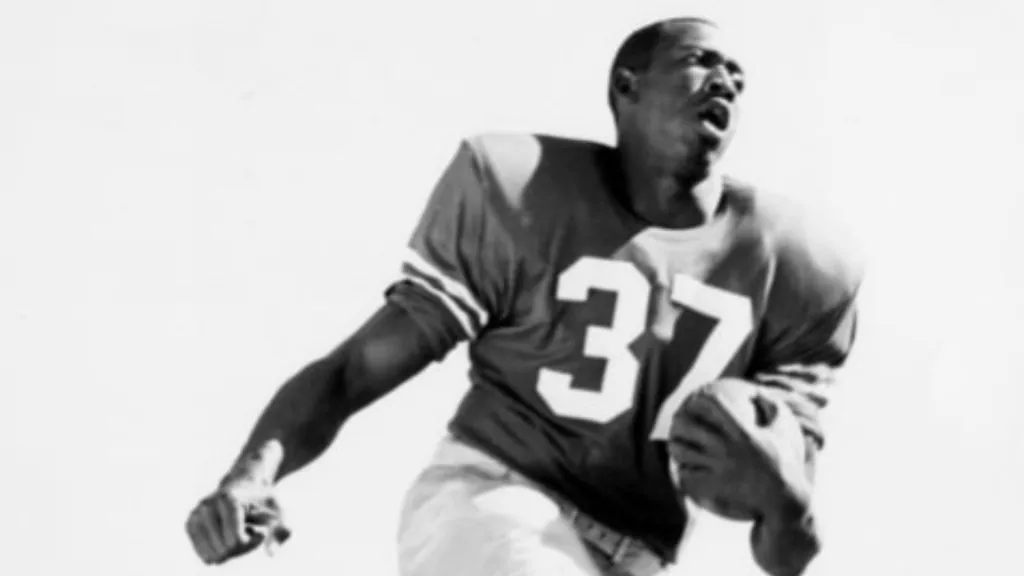 Paul Lowe (Source: Pro Football Hall of Fame)