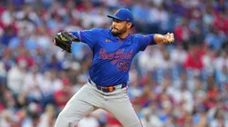 Sean Manaea #59 of the New York Mets throws a pitch.