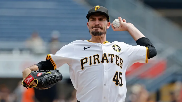 Andrew Heaney former Pittsburgh Pirates' player pitches.