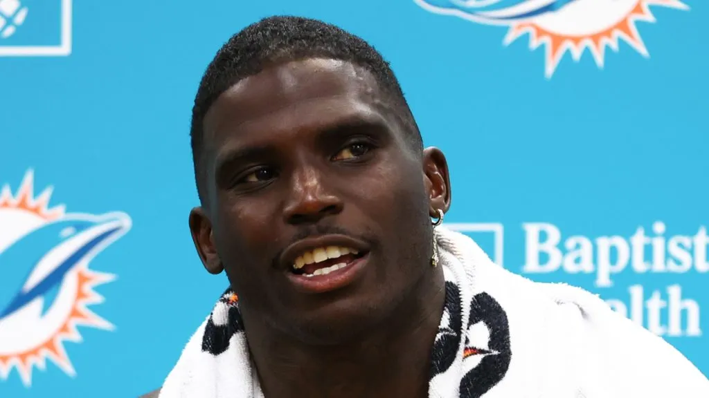 Tyreek Hill talking with the media