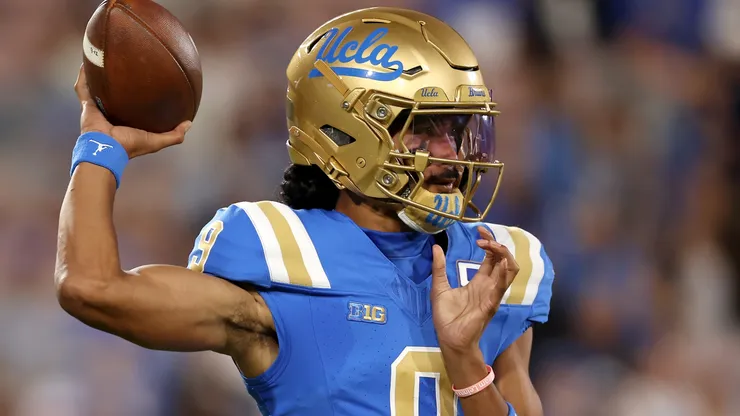 Nico Iamaleava #9 of the UCLA Bruins.