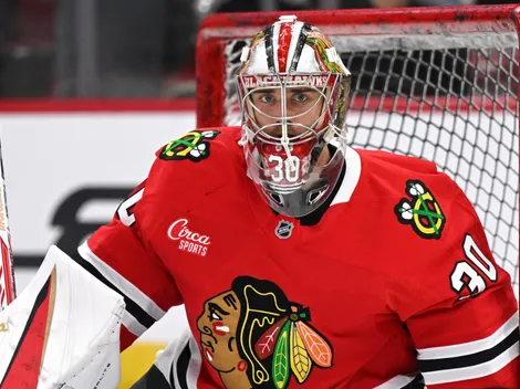 Blackhawks GM Davidson sends strong message after securing Knight with three-year extension
