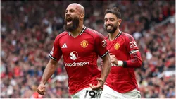 Bryan Mbeumo of Manchester United celebrates scoring his team's second goal with teammate Bruno Fernandes
