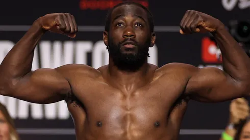 Terence Crawford beat Canelo Alvarez