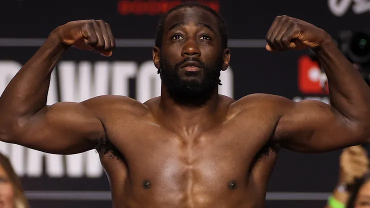 Terence Crawford beat Canelo Alvarez