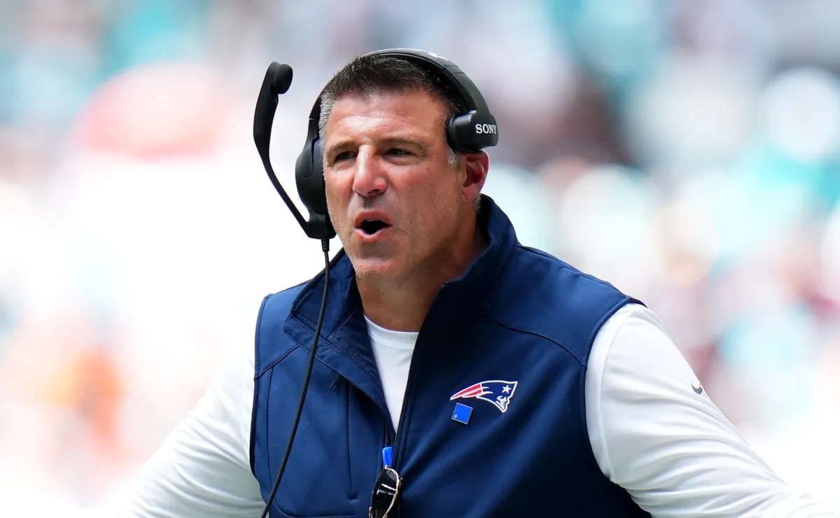 Mike Vrabel issues five-word order for Drake Maye, Patriots on CJ Stroud’s interceptions with Texans