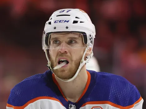 McDavid extension drama reportedly puts key Oilers teammate in awkward position