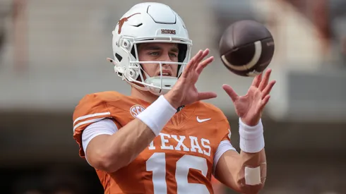 Arch Manning #16 of the Texas Longhorns.