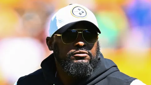 Mike Tomlin watching the Steelers' game against the Seahawks.