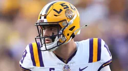 Garrett Nussmeier #18 of the LSU Tigers.