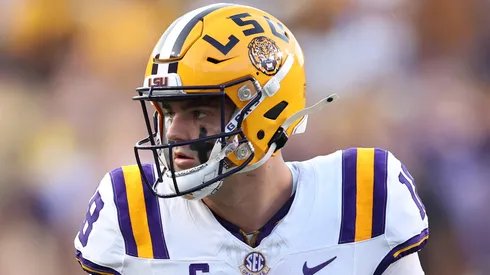 Garrett Nussmeier #18 of the LSU Tigers.