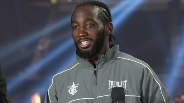 Terence Crawford celebrates after defeating Canelo Alvarez.