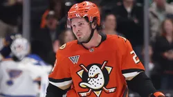 Mason McTavish practices with an OHL team amid ongoing contract talks with the Ducks.