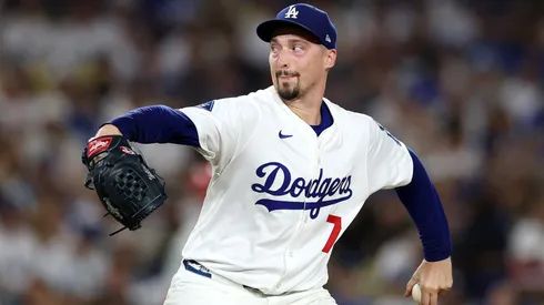 Blake Snell #7 of the Los Angeles Dodgers pitches.