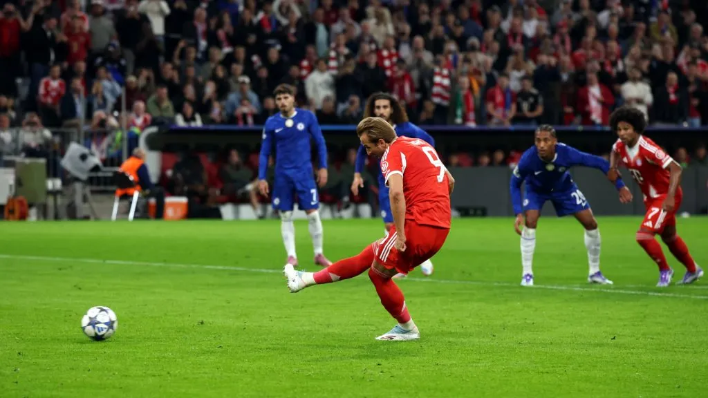 Harry Kane scores from the penalty spot against Chelsea. (Alex Grimm/Getty Images)