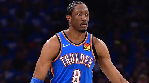 Jalen Williams #8 of the Oklahoma City Thunder handles the ball.