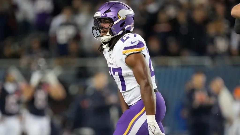 Jordan Mason #27 of the Minnesota Vikings