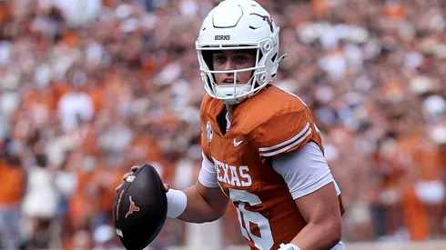Arch Manning #16 of the Texas Longhorns.