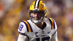 Garrett Nussmeier #18 of the LSU Tigers.