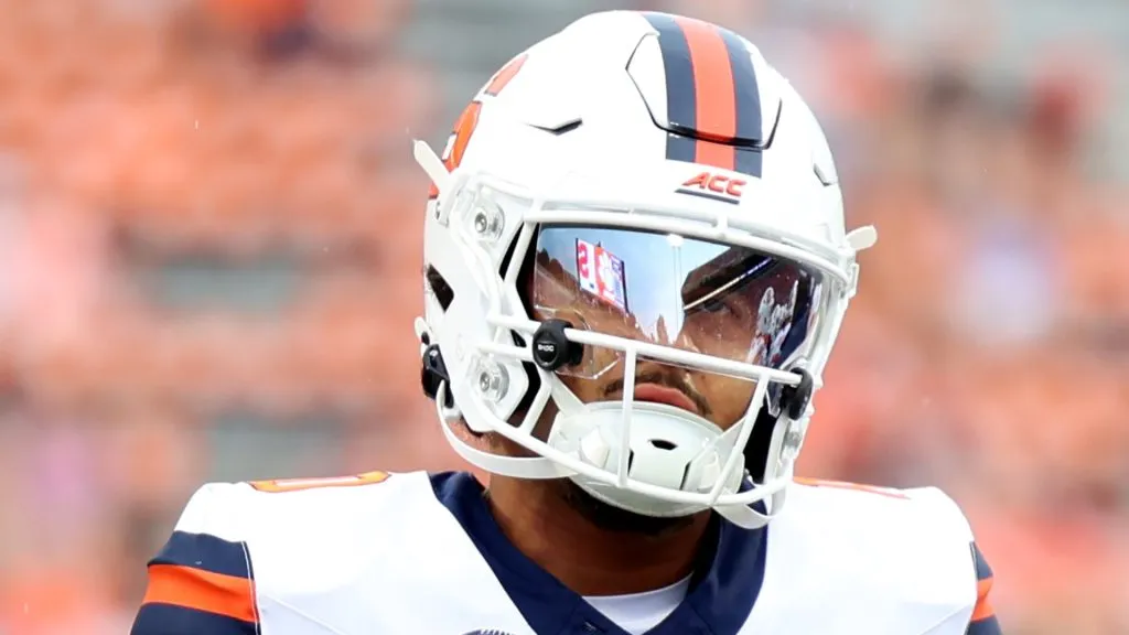 Rickie Collins #10 of the Syracuse Orange against the Clemson Tigers at Memorial Stadium