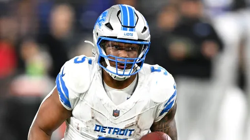 David Montgomery scores a touchdown vs the Ravens on September 22, 2025 in Baltimore.