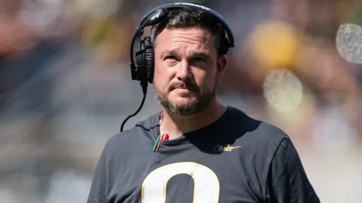 Head Coach Dan Lanning of the Oregon Ducks.