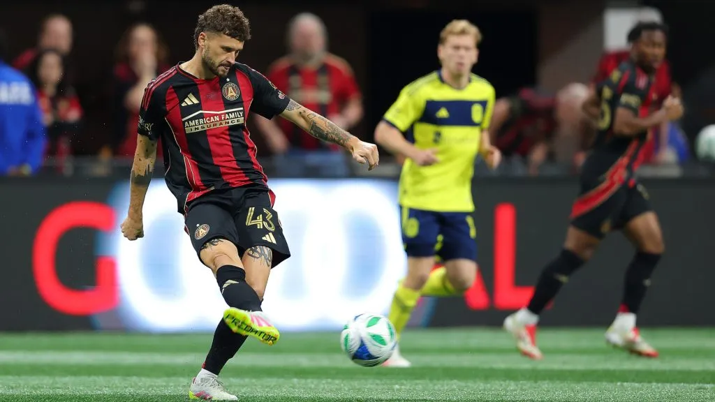 Mateusz Klich #43 of Atlanta United passes the ball against Nashville SC. (Kevin C. Cox/Getty Images)