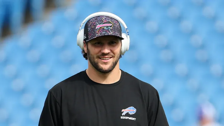 Josh Allen warms up prior to the game against the Saints on September 28, 2025, New York.