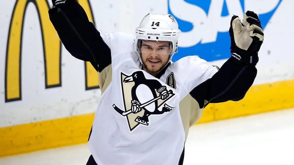 Chris Kunitz (Source: Mike Carlson/Getty Images)