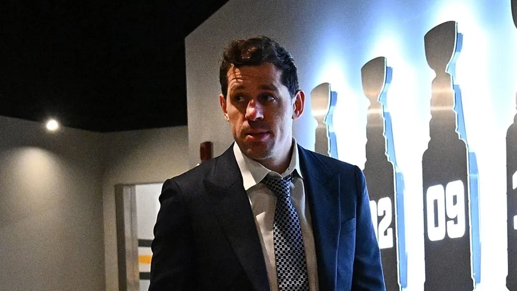 Evgeni Malkin arrives at arena