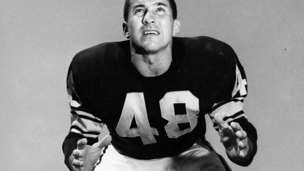 Les Richter (Source: Fresno Athletic Hall of Fame)