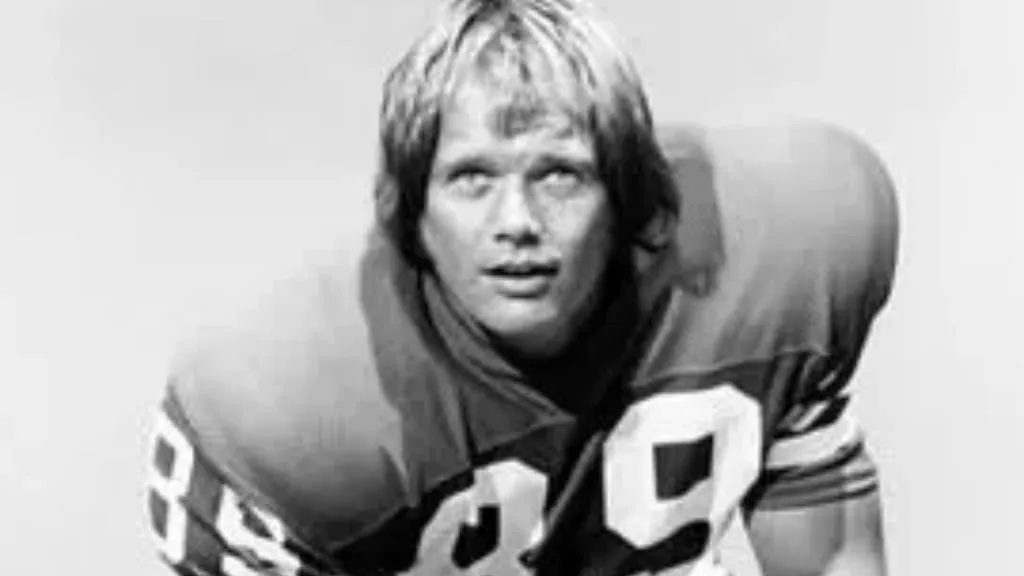 Fred Dryer (Source: National Football Foundation)