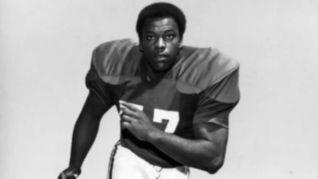 Dwight Stephenson (Source: Sports Illustrated)