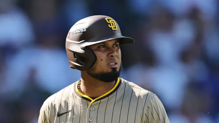 Luis Arraez walks back to the dugout after striking out vs Cub on September 30, 2025 in Chicago.