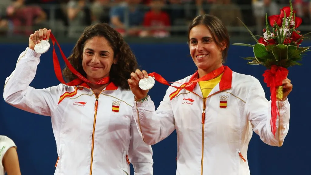 Silver medalists Virginia Ruano Pascual and Anabel Medina Garrigues of Spain during Beijin 2008. (Clive Brunskill/Getty Images)
