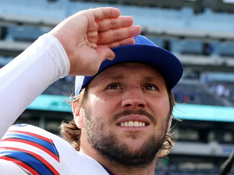 How many teams are still undefeated in the 2025 NFL season?