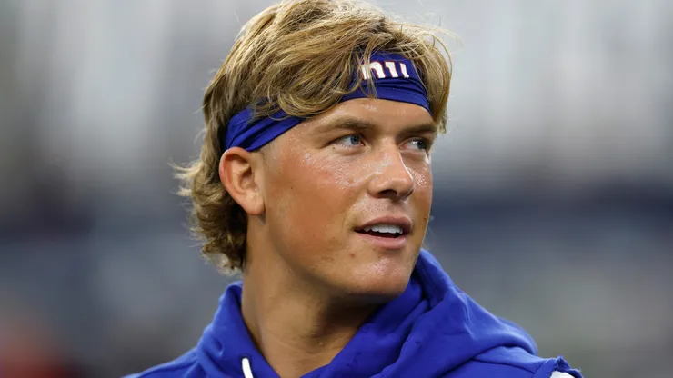 Jaxson Dart #6 of the New York Giants.