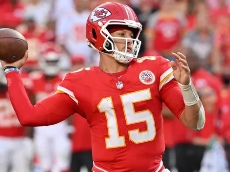 Who's playing Monday Night Football tonight, October 6, in Week 5 of the 2025 NFL season?