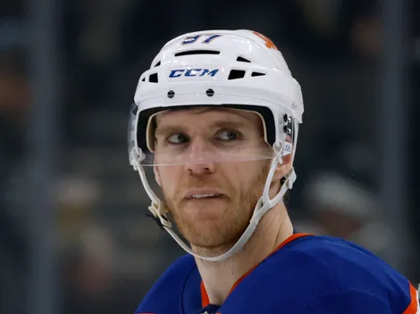 McDavid drops bold reminder for Oilers' front office after re-signing on short-term contract