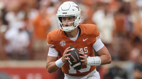 Arch Manning #16 of the Texas Longhorns.