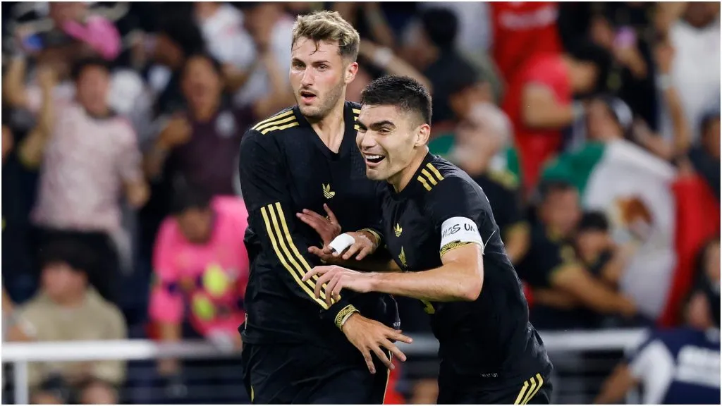 Santiago Gimenez and Johan Vasquez of Mexico – Johnnie Izquierdo/Getty Images