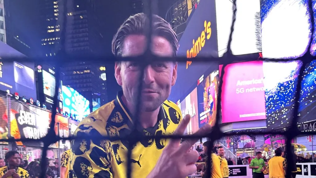 BVB legend Roman Weidenfeller once again participated at the Times Square Cup.