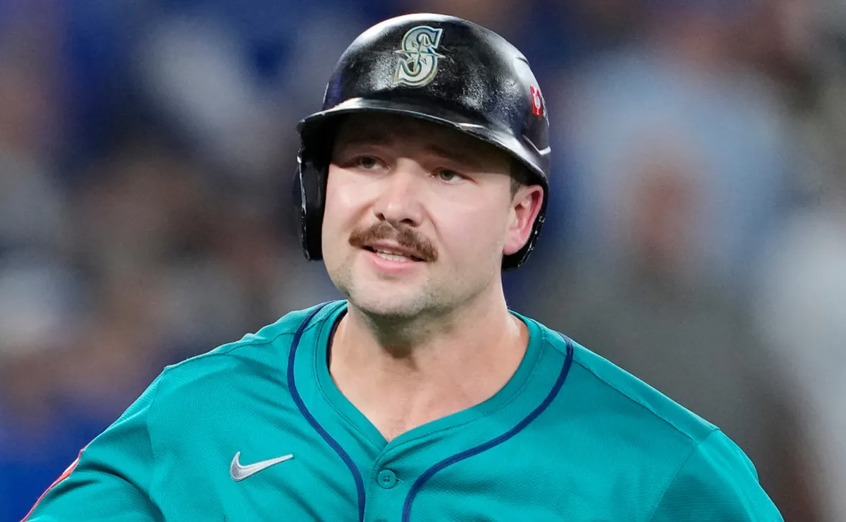 Mariners' star Cal Raleigh records remarkable stat following Game 1 ...