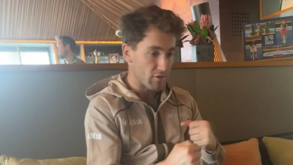 Casper Ruud answering questions from Bolavip.