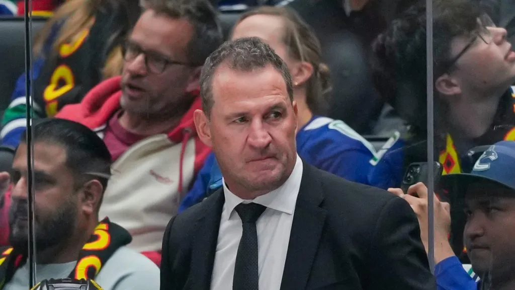 Adam Foote giving instructions from the bench