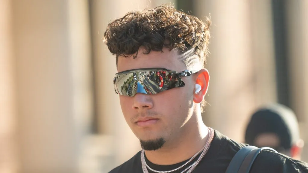 Dylan Raiola walking into the stadium