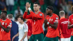 Players of Portugal, with Cristiano Ronaldo, thank supporters.