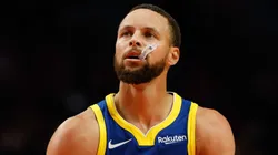 Stephen Curry #30 of the Golden State Warriors eyes a free throw.