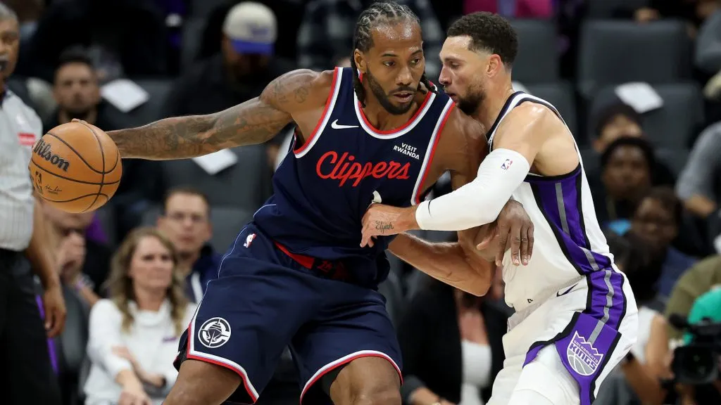 Kawhi Leonard during Clippers’ preseason game against the Kings. (Getty Images)