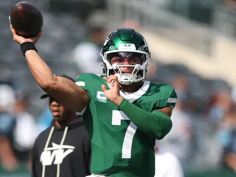 Why is Justin Fields not playing today for Jets vs Panthers in the second half?
